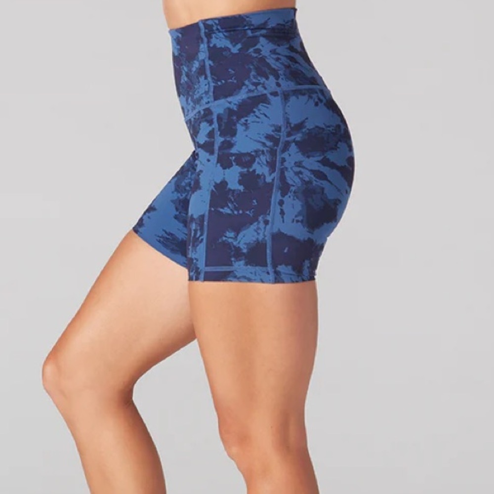 Tavi Active Stash & Dash 6” Biker Shorts Deepwater Tie-Dye XS or S NWT